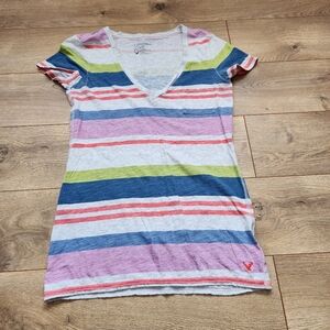 Medium American Eagle V-Neck Pocket tee